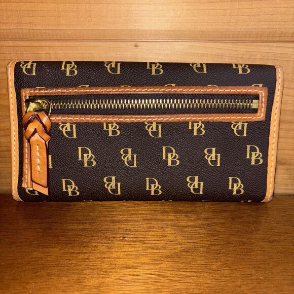Dooney & Bourke Women's Wallet Vintage Signature Design 7”X4” - Picture 3 of 10